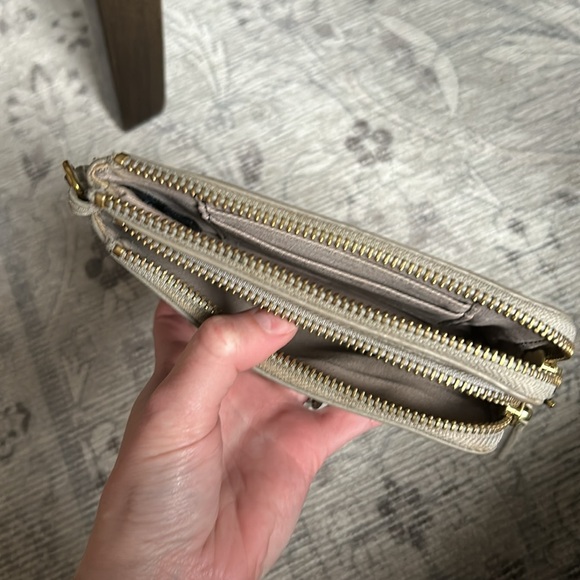 Fossil wristlet - Picture 3 of 4